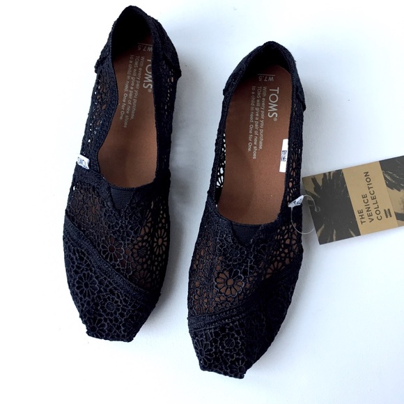 New TOMS ‘Classic' Crochet Slip-On (Women) - Picture 2 of 8